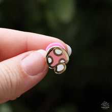 Charger l'image dans la visionneuse de la galerie, Champignon Mini émail Pin