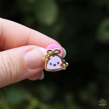 Charger l'image dans la visionneuse de la galerie, Ripe Ghostie Mini Enamel Pin