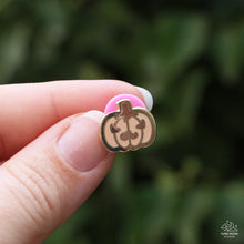 Charger l'image dans la visionneuse de la galerie, Jack-o'-lantern Mini Enamel Pin