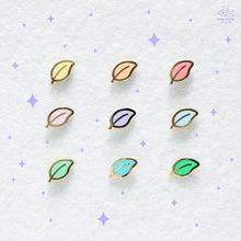 Charger l'image dans la visionneuse de la galerie, Smooth Leaf Mini Enamel Pin