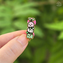 Charger l'image dans la visionneuse de la galerie, Dango-stie 'Dango Ghostie' Mini Enamel Pin