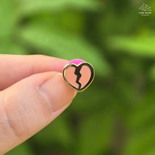 Charger l'image dans la visionneuse de la galerie, Broken Heart Mini Enamel Pin