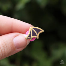 Charger l&#39;image dans la visionneuse de la galerie, Bat Wing R Mini Enamel Pin
