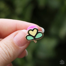 Charger l&#39;image dans la visionneuse de la galerie, Blooming Heart Mini Enamel Pin
