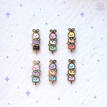 Charger l'image dans la visionneuse de la galerie, Dango-stie 'Dango Ghostie' Mini Enamel Pin

