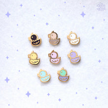 Charger l'image dans la visionneuse de la galerie, Duckling Mini Enamel Pin
